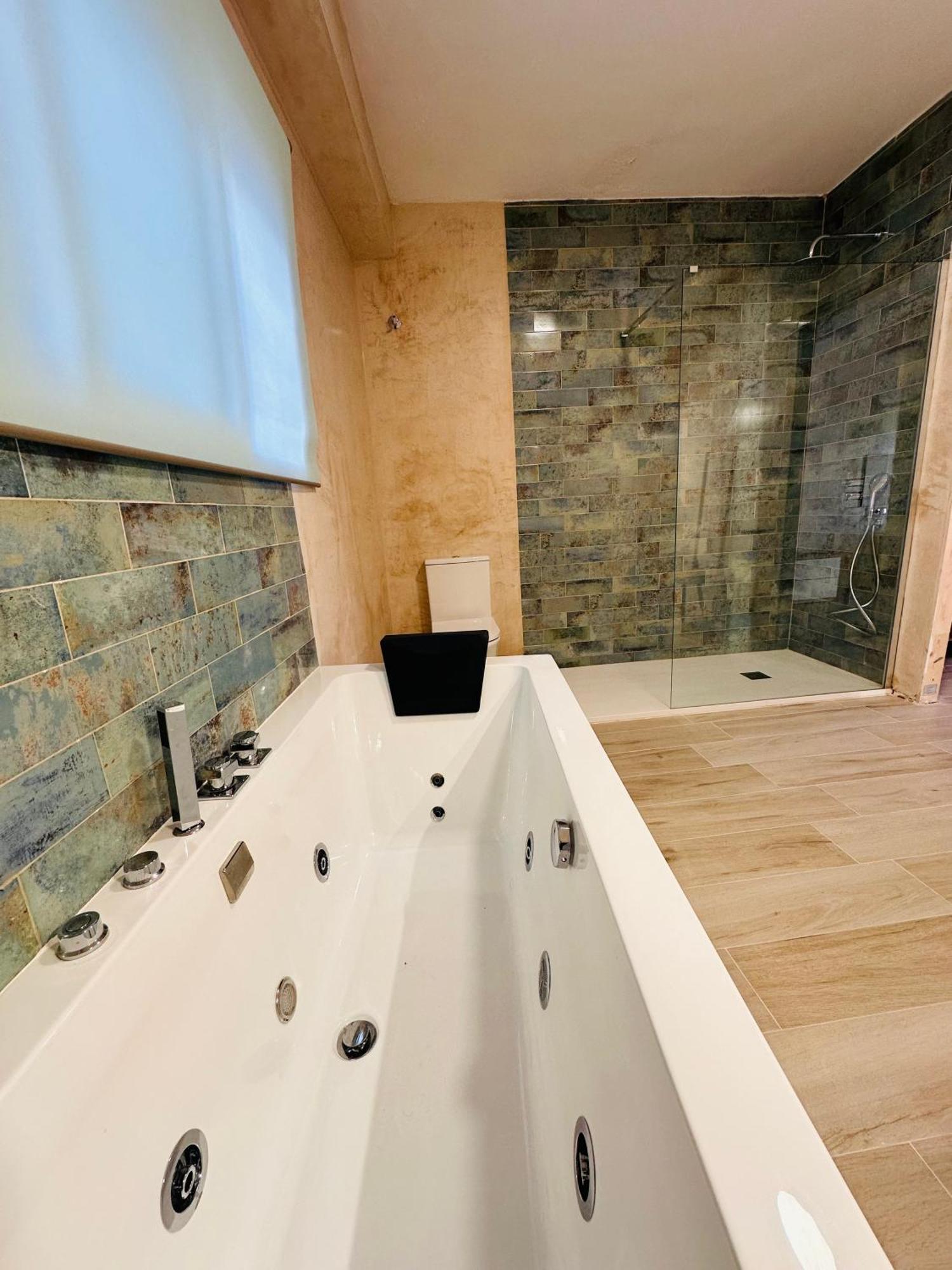 Cherry Jacuzzi Apartment Ронда Екстериор снимка